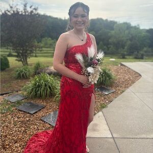 Elegant Red One-Shoulder Gown